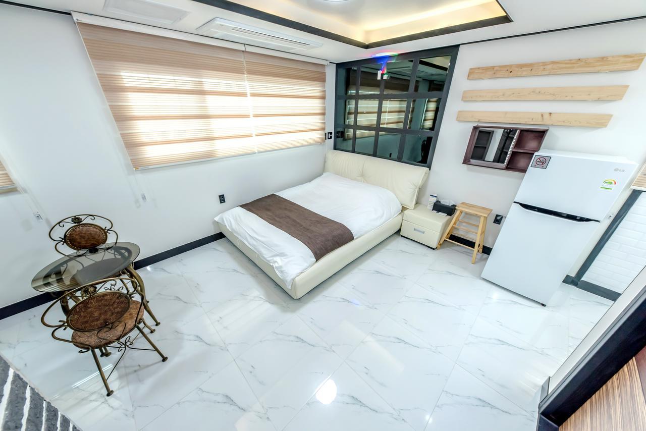 Jeju Skyhill Pension ซอกวีโพ ภายนอก รูปภาพ