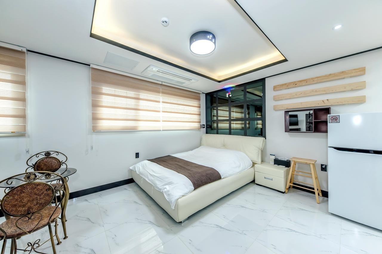 Jeju Skyhill Pension ซอกวีโพ ภายนอก รูปภาพ
